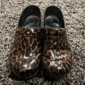 Leopard Dansko